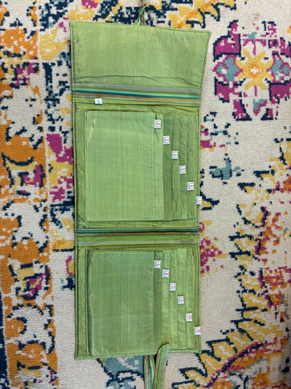 Della Q  Circular Needle Case