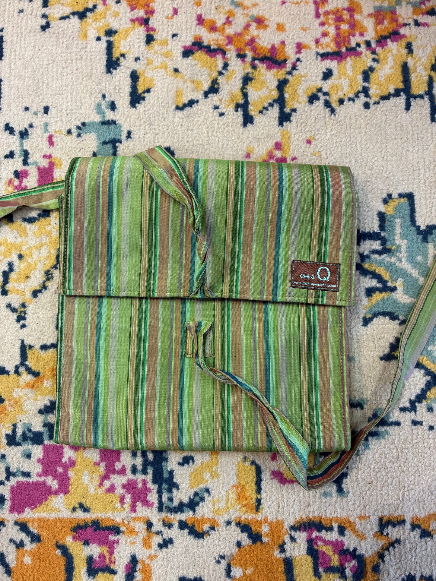 Della Q  Circular Needle Case