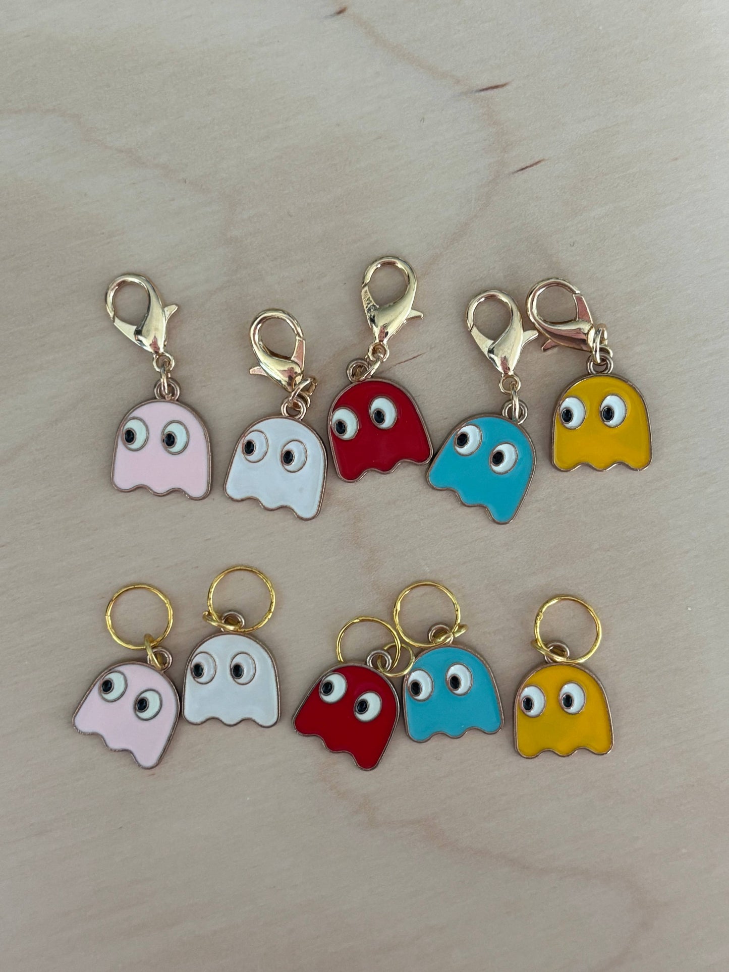 Knitting and Crochet Stitch Markers - 80s Game Ghost Retro: Leverback clasp